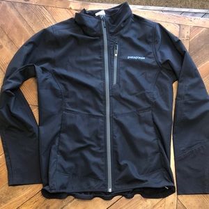 Women’s Patagonia rain shell jacket size medium